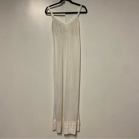 VTG 70s Sears Nude Smooth Antron III Nylon Full Slip Dress Size 36 Lingerie - Picture 1 of 6